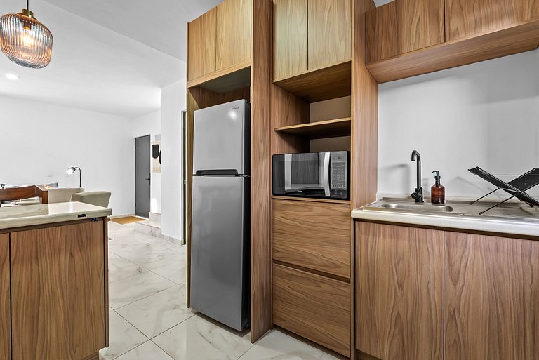 Modern 3-bedroom, 2-bath Home, Pool, Playground