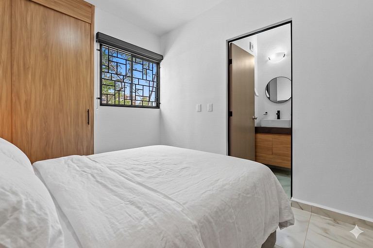 Modern 3-bedroom, 2-bath Home, Pool, Playground