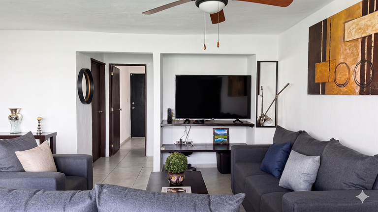 ¡Ven y disfruta Puerto Vallarta! Condos La Marina