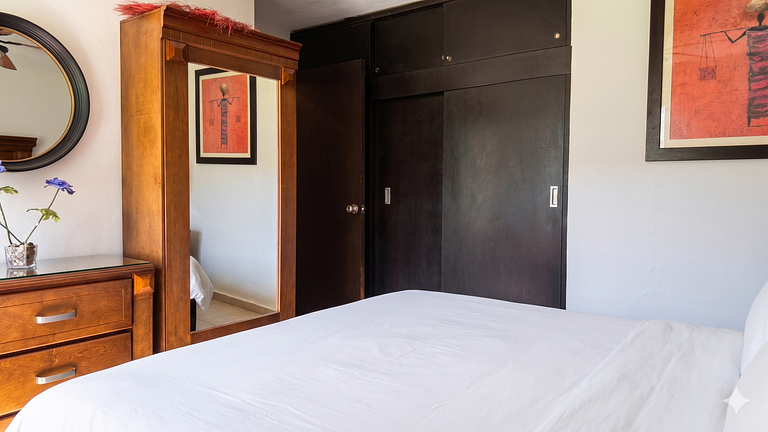 ¡Ven y disfruta Puerto Vallarta! Condos La Marina