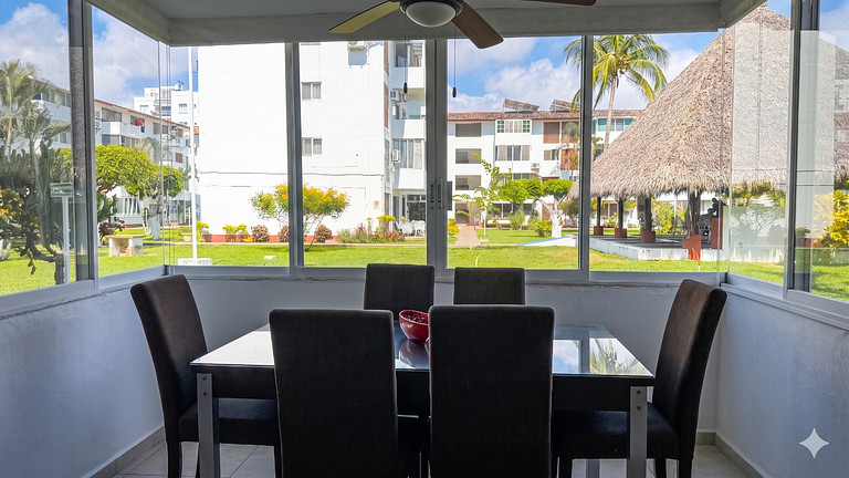 ¡Ven y disfruta Puerto Vallarta! Condos La Marina