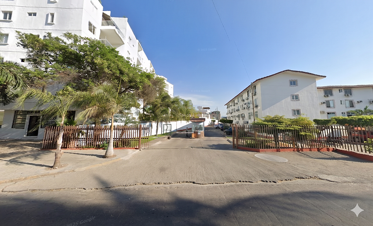 Beautiful apartment in La Marina Condominiums