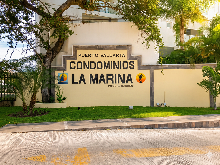 Come and enjoy Puerto Vallarta! Condos La Marina