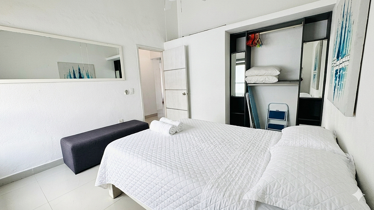 Beautiful apartment in La Marina Condominiums