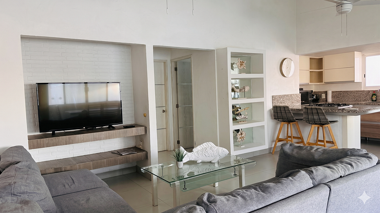 Beautiful apartment in La Marina Condominiums
