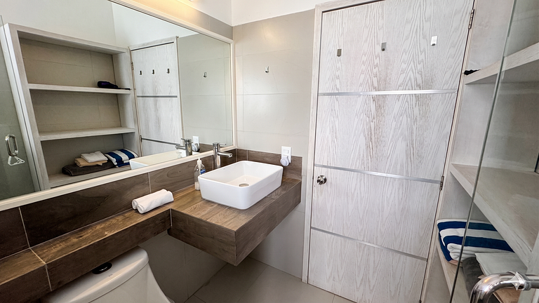 Beautiful apartment in La Marina Condominiums