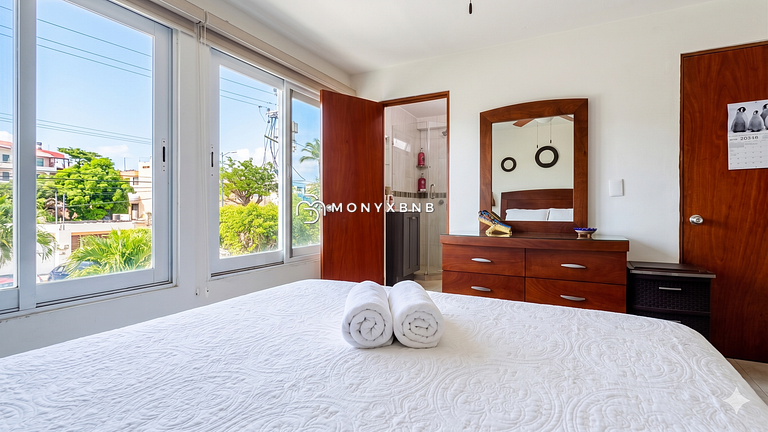 Gran Marina, 4 habitaciones, 2 baños, estacionamiento