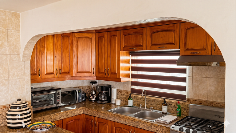 Gran Marina, 6 bedrooms, 4 bathrooms, Parking