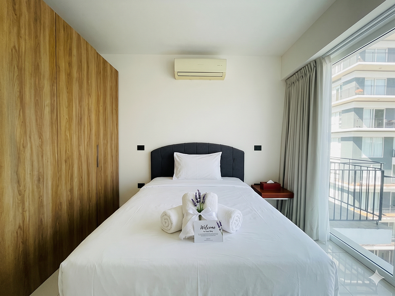Zoho Skies, 2BR + DEN, 2 baños con alberca en la azotea