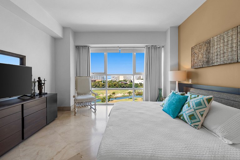 Apartamento de lujo frente a la playa con acceso al complejo
