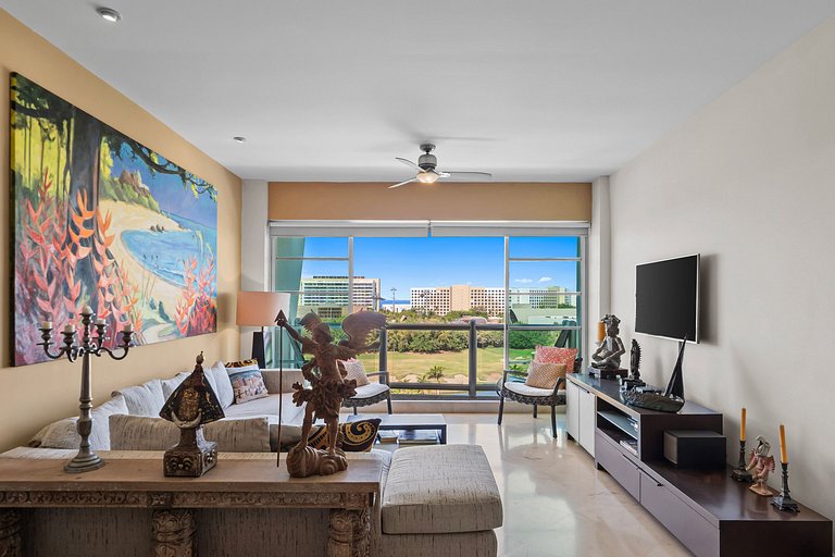 Apartamento de lujo frente a la playa con acceso al complejo