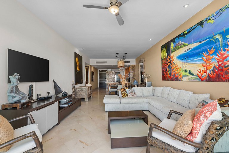 Apartamento de lujo frente a la playa con acceso al complejo