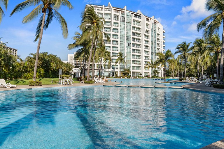 Apartamento de lujo frente a la playa con acceso al complejo