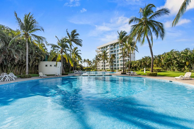 Apartamento de lujo frente a la playa con acceso al complejo