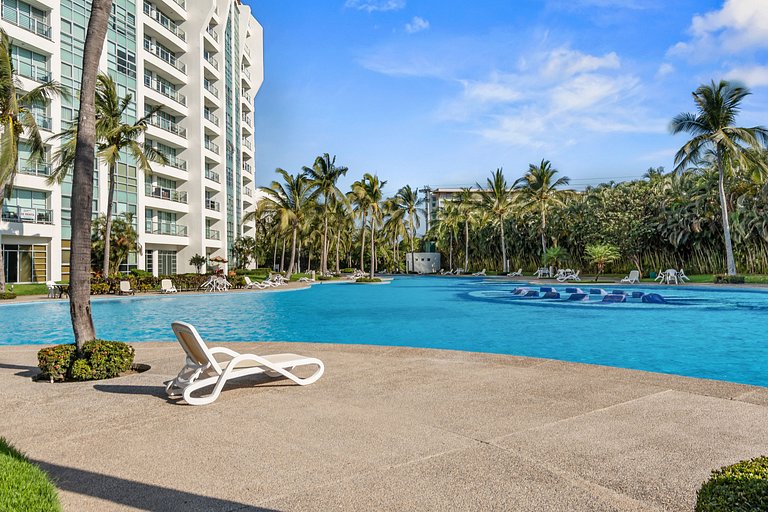 Apartamento de lujo frente a la playa con acceso al complejo