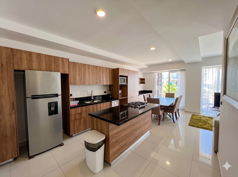Zoho Skies, 2BR + DEN, 2 baños con alberca en la azotea