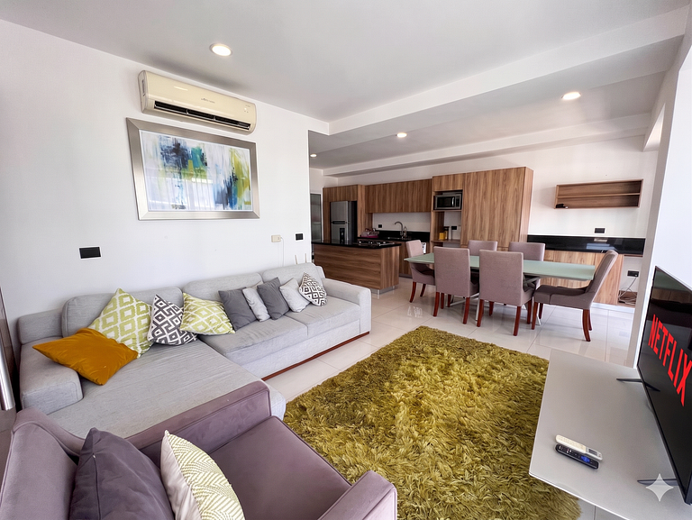 Zoho Skies, 2BR + DEN, 2 baños con alberca en la azotea