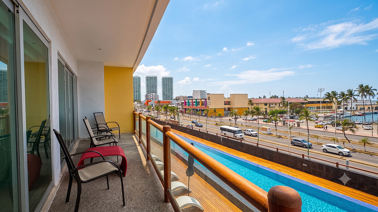 Estancia con vista al puerto, casino y playa