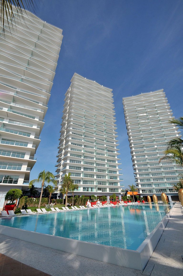 Icon Vallarta · Estilo, Confort y Piscina