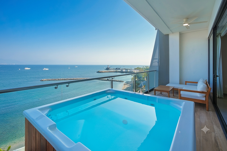 Bahiban a pie de playa de 3 habitaciones, 3 baños, jacuzzi y