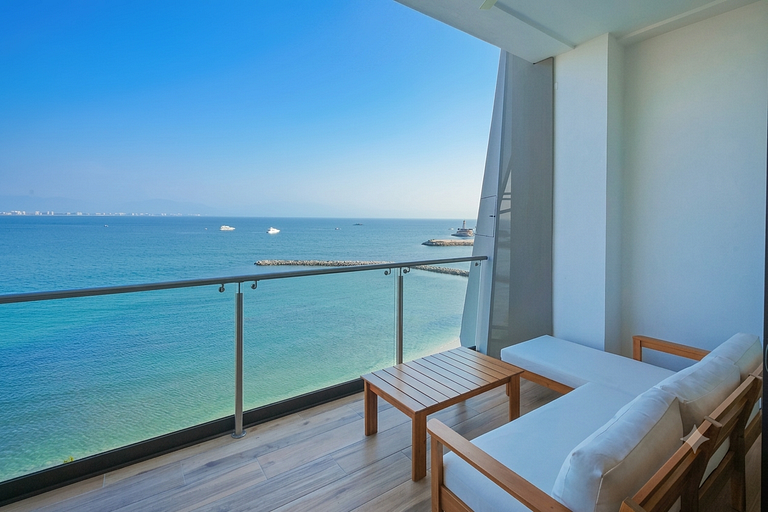 Bahiban a pie de playa de 3 habitaciones, 3 baños, jacuzzi y