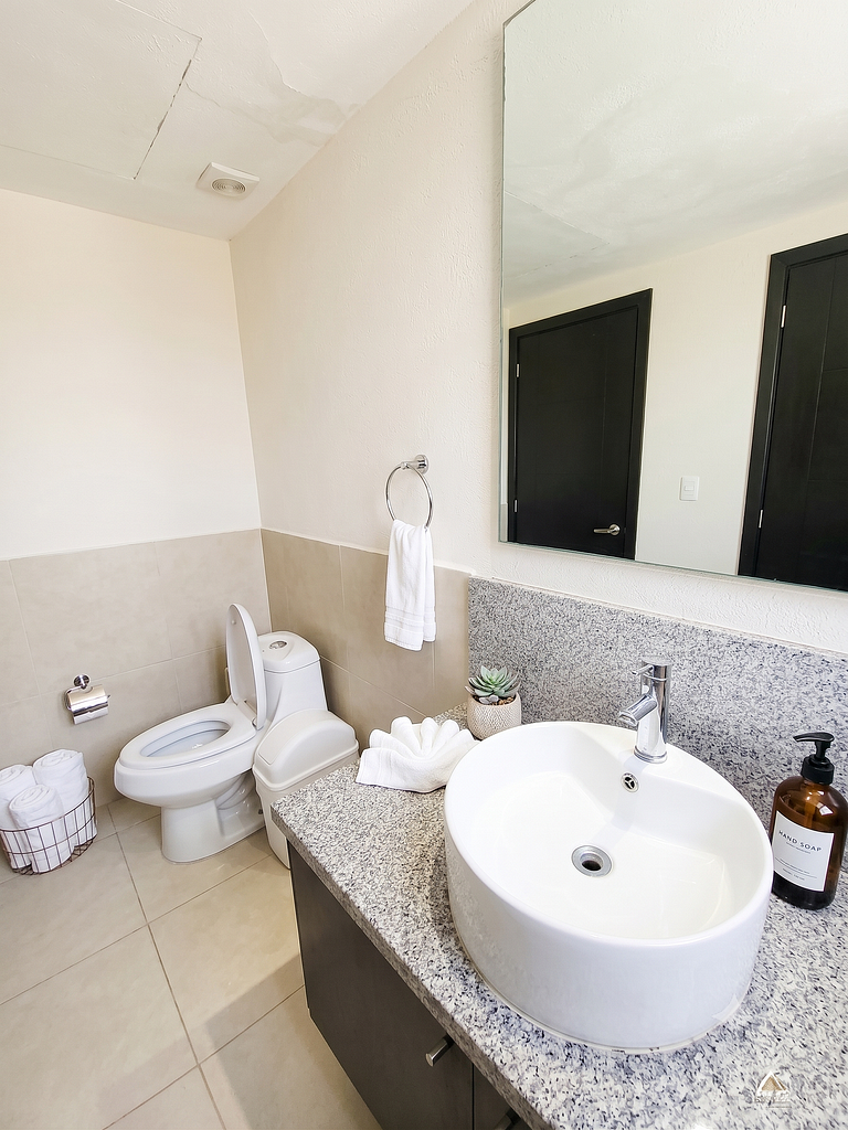 Venetian 2BR Panoramic Oceanview