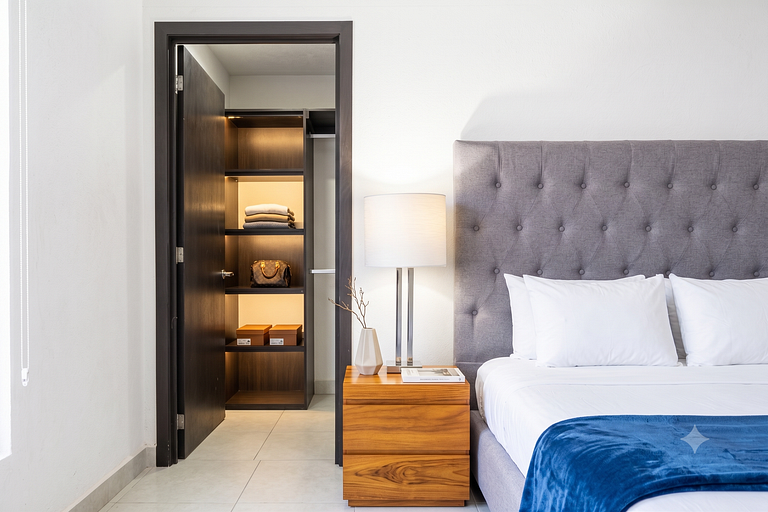 Apartamento de 2 dormitorios en planta alta con vista al mar