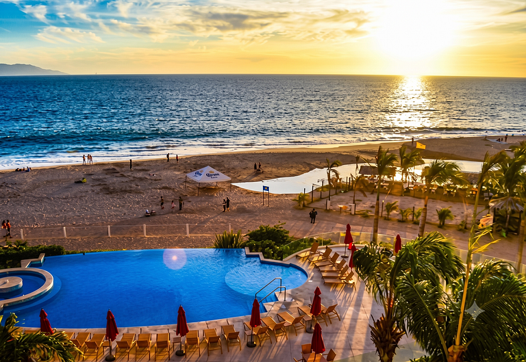 Apartamento de 2 dormitorios en planta alta con vista al mar