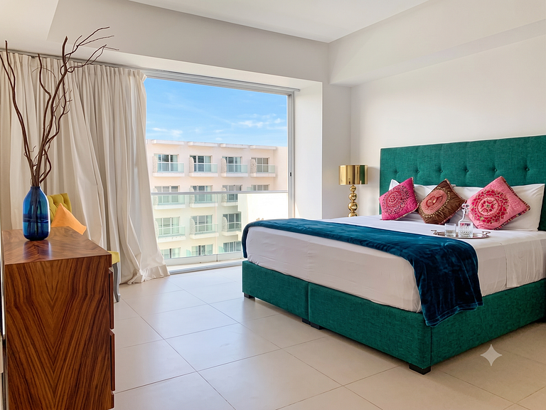Icon Vallarta a pie de playa: 1 cuarto, piscina y club de pl