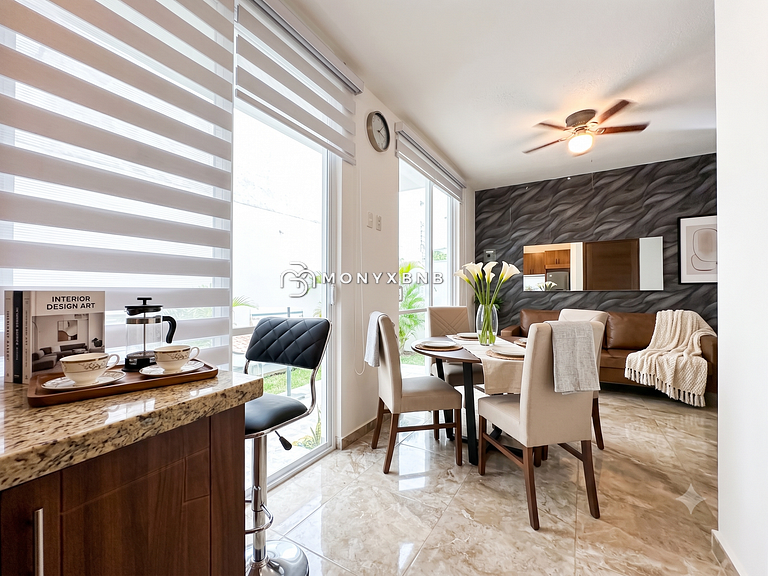 Deluxe Suite Near Romantic Zone and Beach