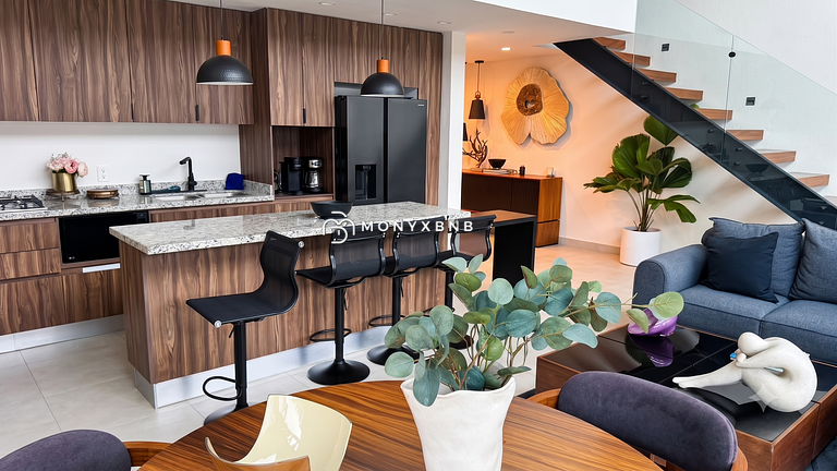 Lujoso apartamento de dos plantas con 3 dormitorios y 3,5 ba