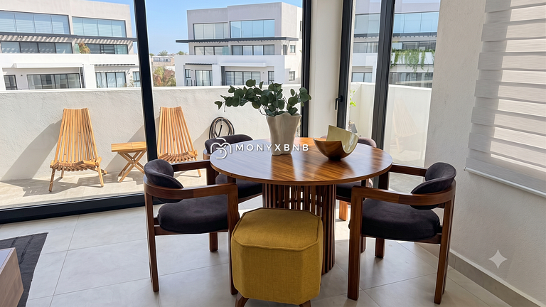 Lujoso apartamento de dos plantas con 3 dormitorios y 3,5 ba
