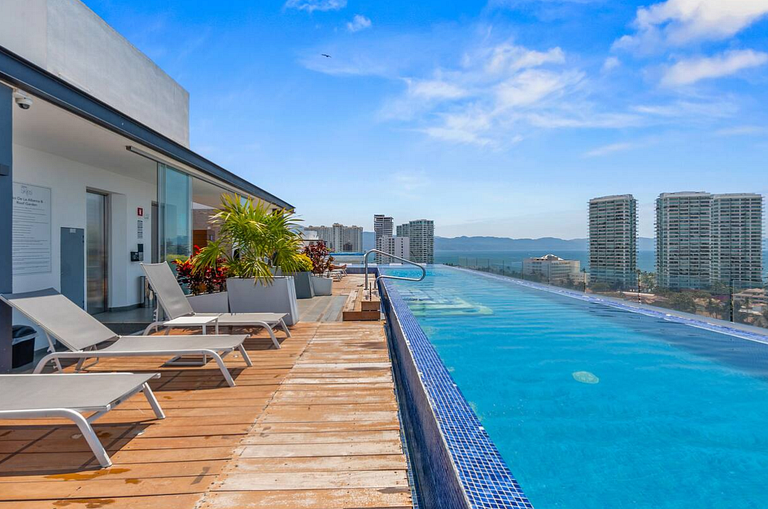 Zoho Skies Urban Vista 2-Story 2-Bdr 2-Bath Condo