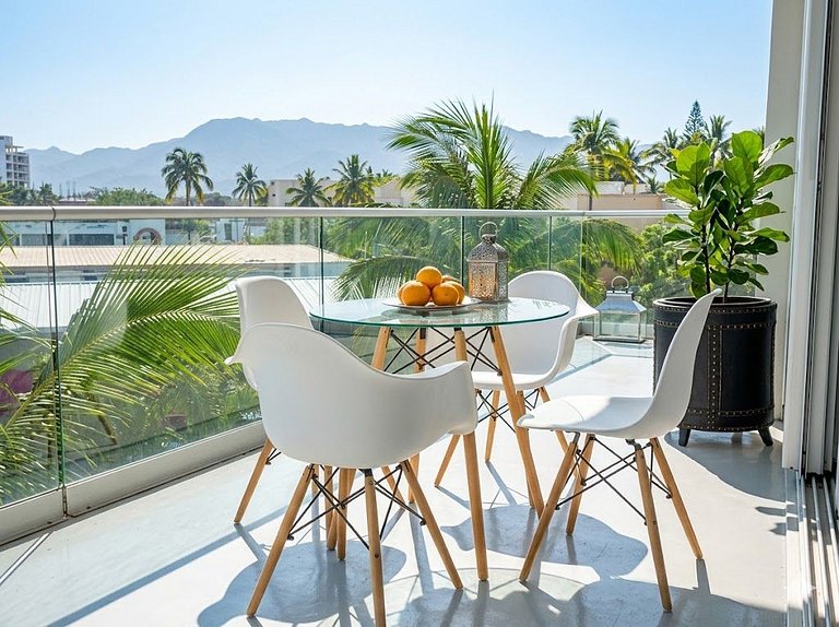 Paraíso frente al mar en Icon Vallarta: piscina y club de pl