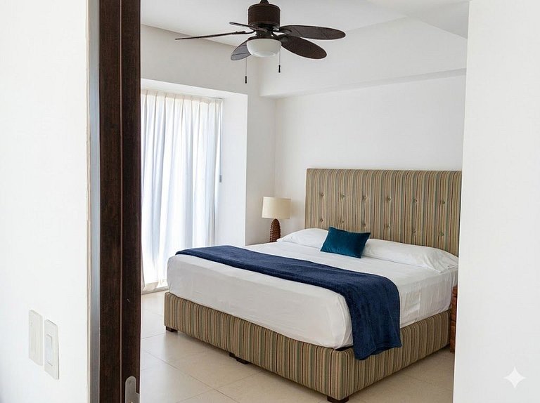 Icon Beachfront Retreat: acceso a piscina y club de 5 estrel