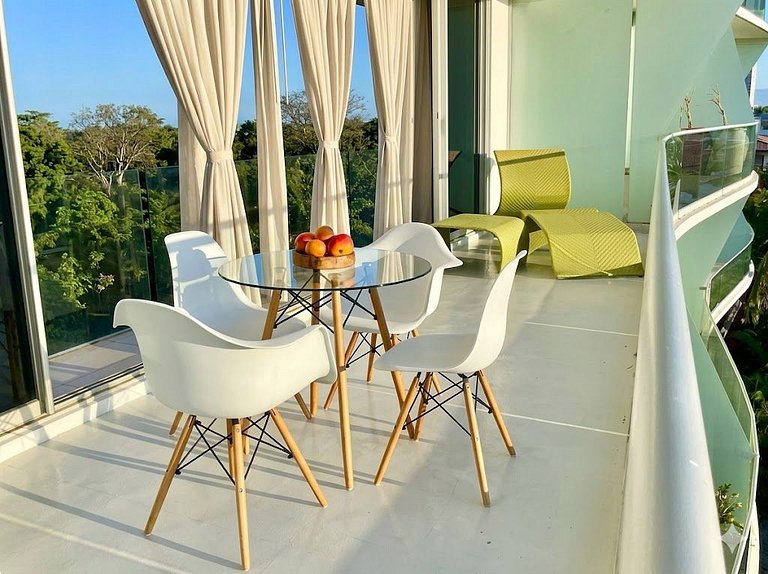 Icon Beachfront Retreat: acceso a piscina y club de 5 estrel