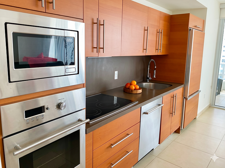 Icon Beachfront Retreat: acceso a piscina y club de 5 estrel