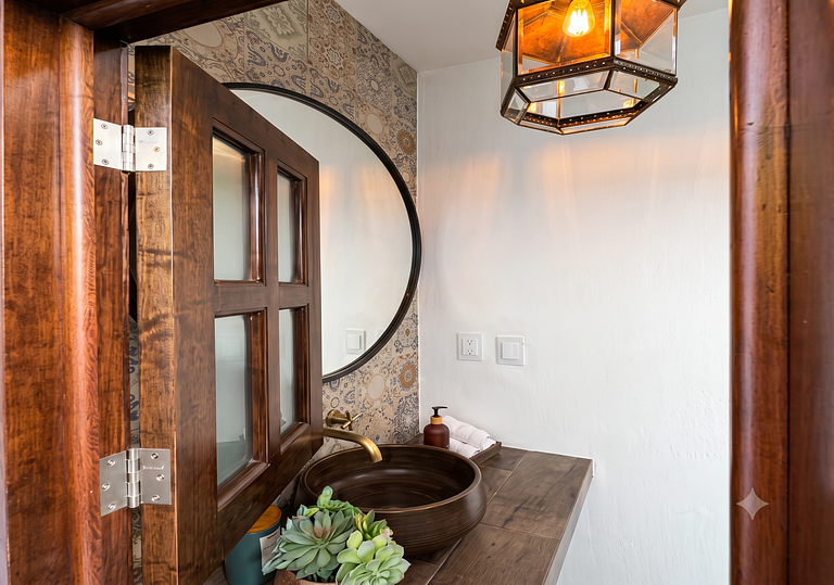 Encantadora Villa con Terraza y Chimenea Exterior