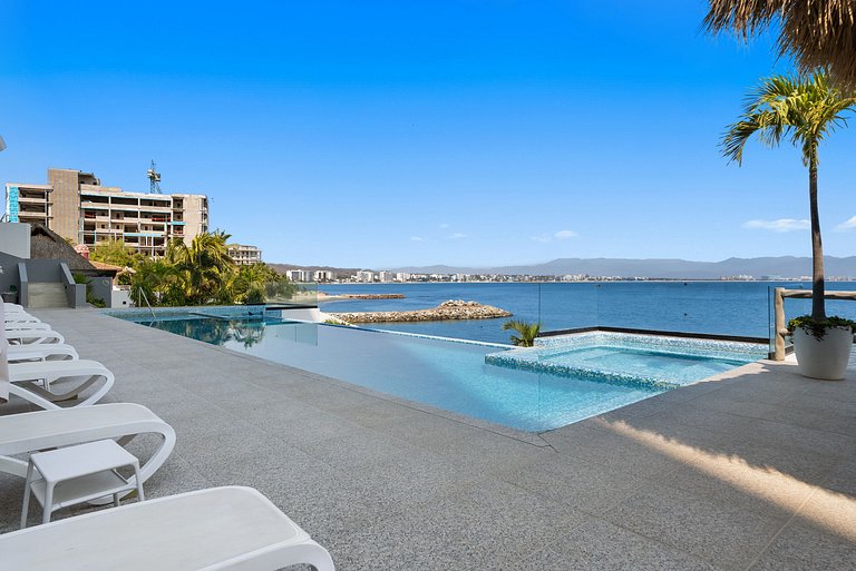 Condominio de lujo a pie de playa con jacuzzi