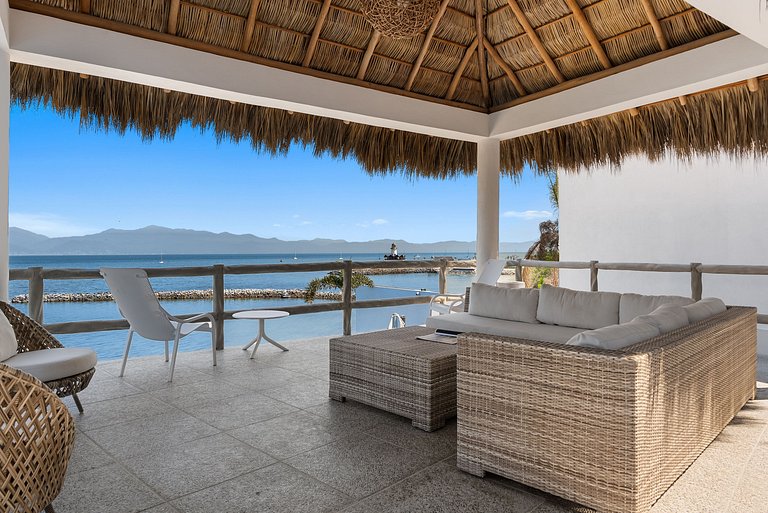 Condominio de lujo a pie de playa con jacuzzi