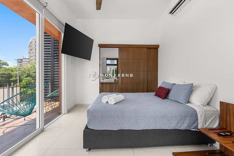Zoho Skies Urban Vista 2-Story 2-Bdr 2-Bath Condo