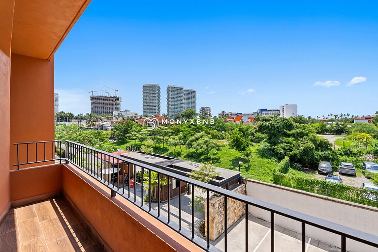 Zoho Skies Urban Vista 2-Story 2-Bdr 2-Bath Condo