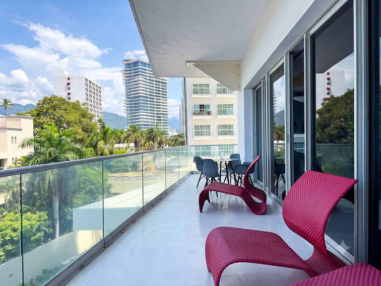 Icon Vallarta: Oasis frente al mar con piscina y club de pla