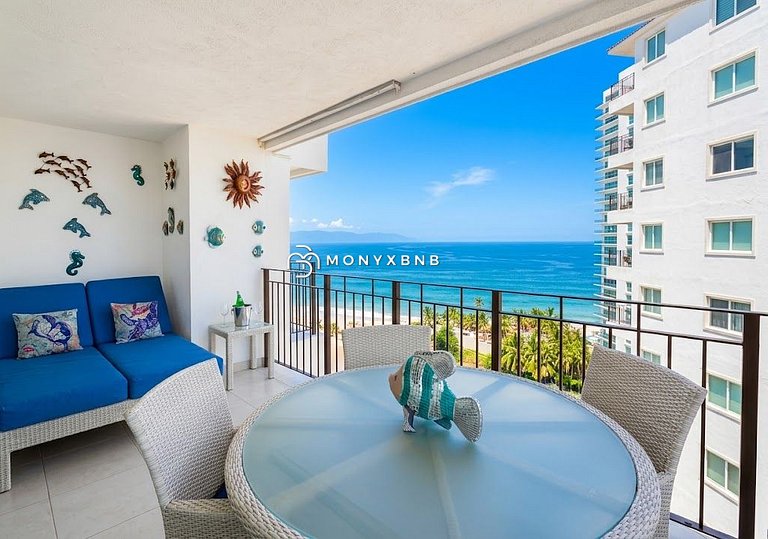 Grand Venetian Oceanfront by Monyxbnb