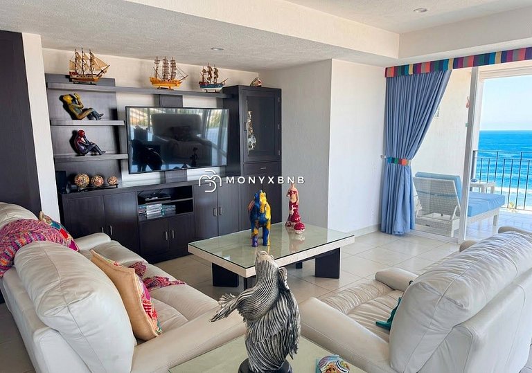 Grand Venetian • 2BR Modern and Bright
