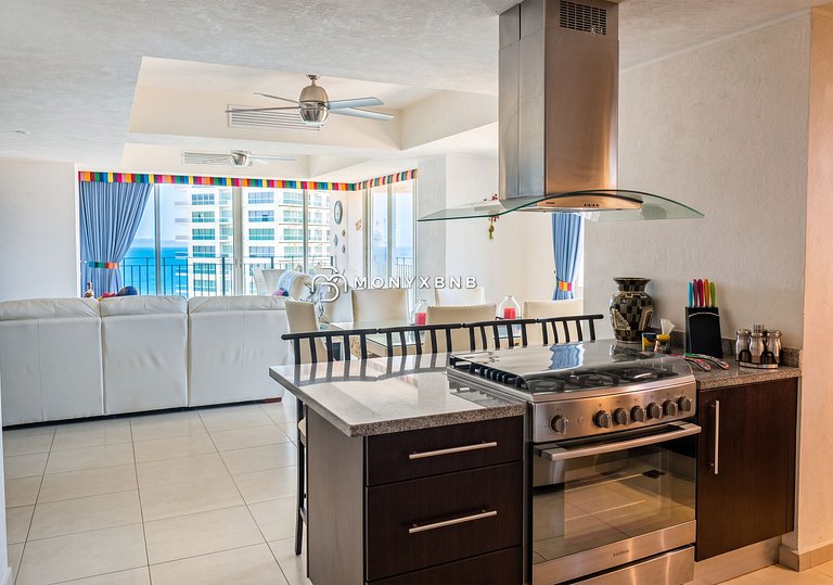 Grand Venetian • 2BR Modern and Bright