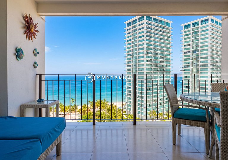 Grand Venetian Oceanfront by Monyxbnb