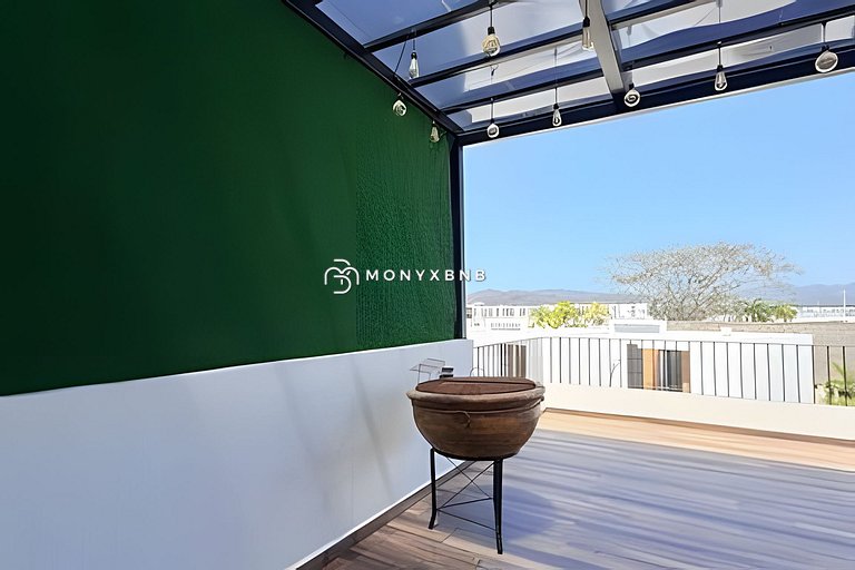 Billar, jacuzzi, presto sillas y mesa playa