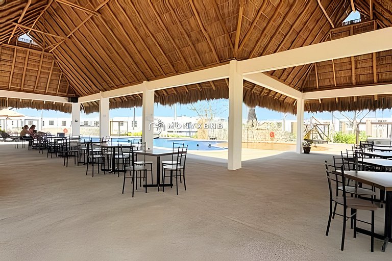 Billar, jacuzzi, presto sillas y mesa playa