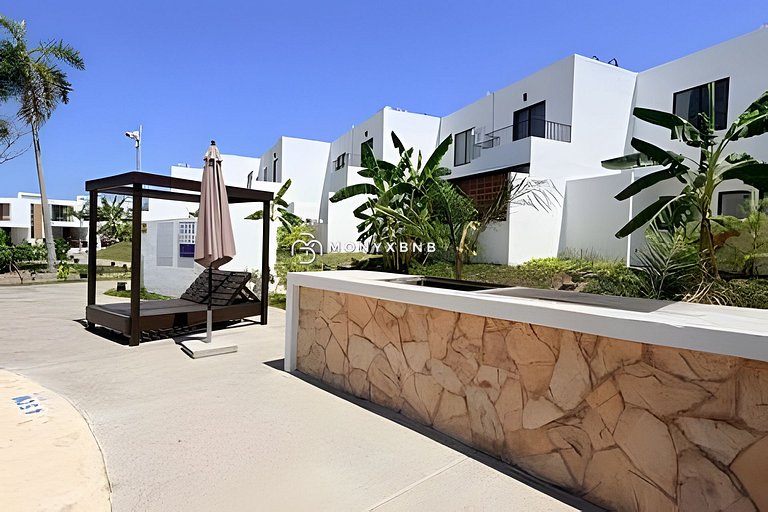 Billar, jacuzzi, presto sillas y mesa playa